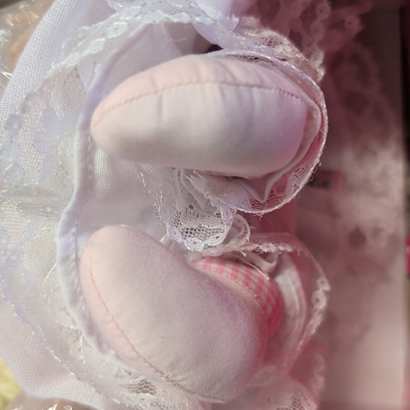 Marie Osmonds Sunshine And Happiness Collectible Doll - Picture 6 of 10